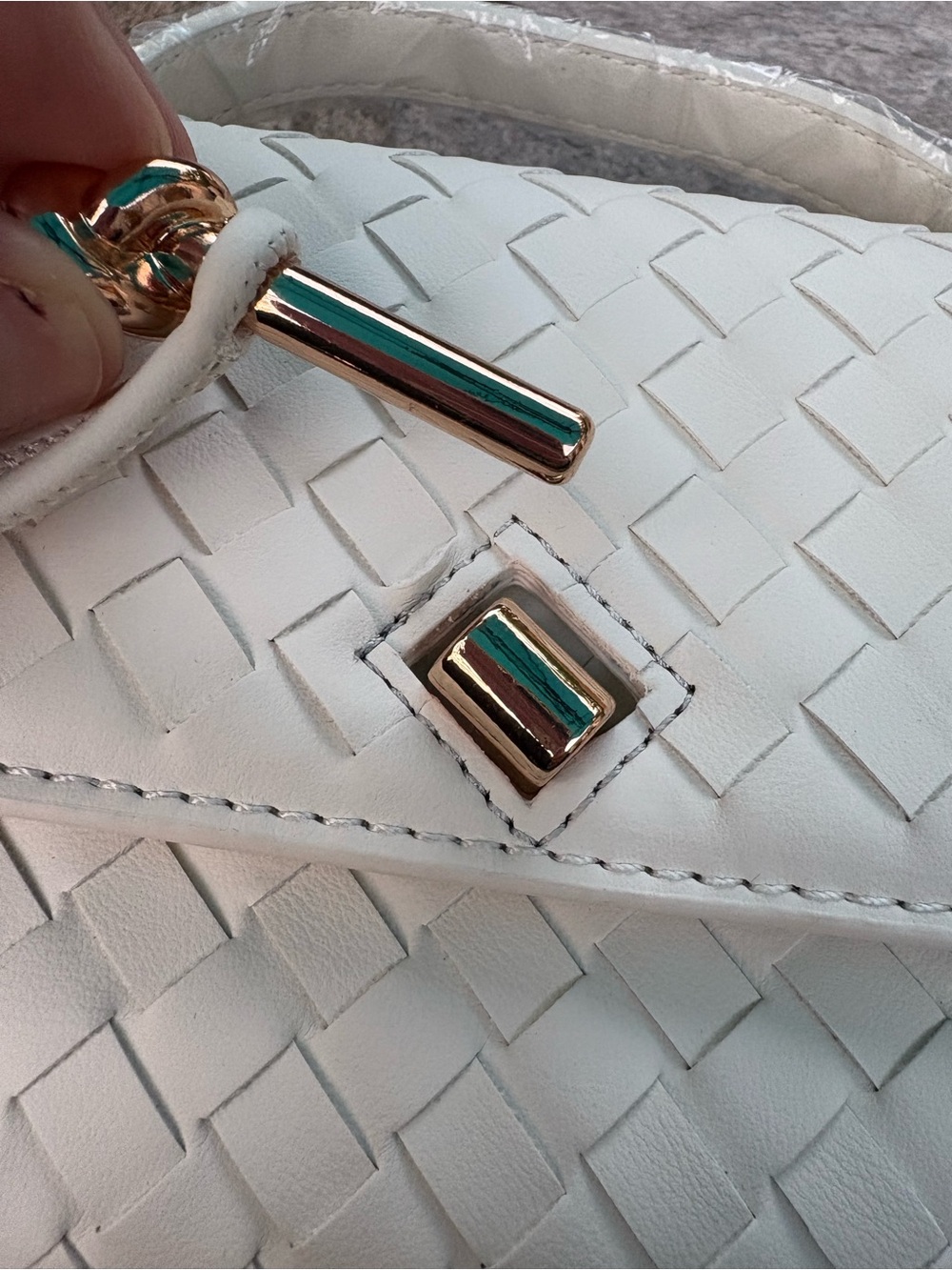 Elegant Woven Leather Top-Handle Clutch Cream - Picture 3 of 11